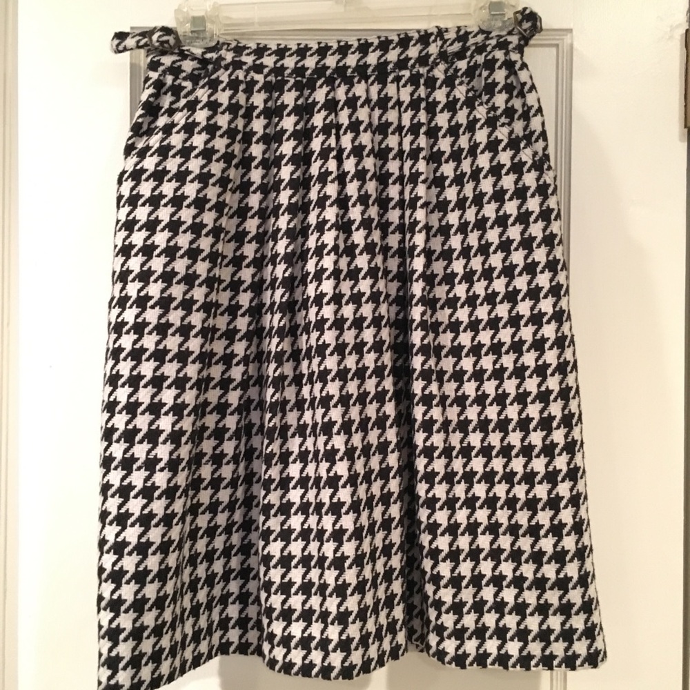 Anthro houndstooth Women’s skirt